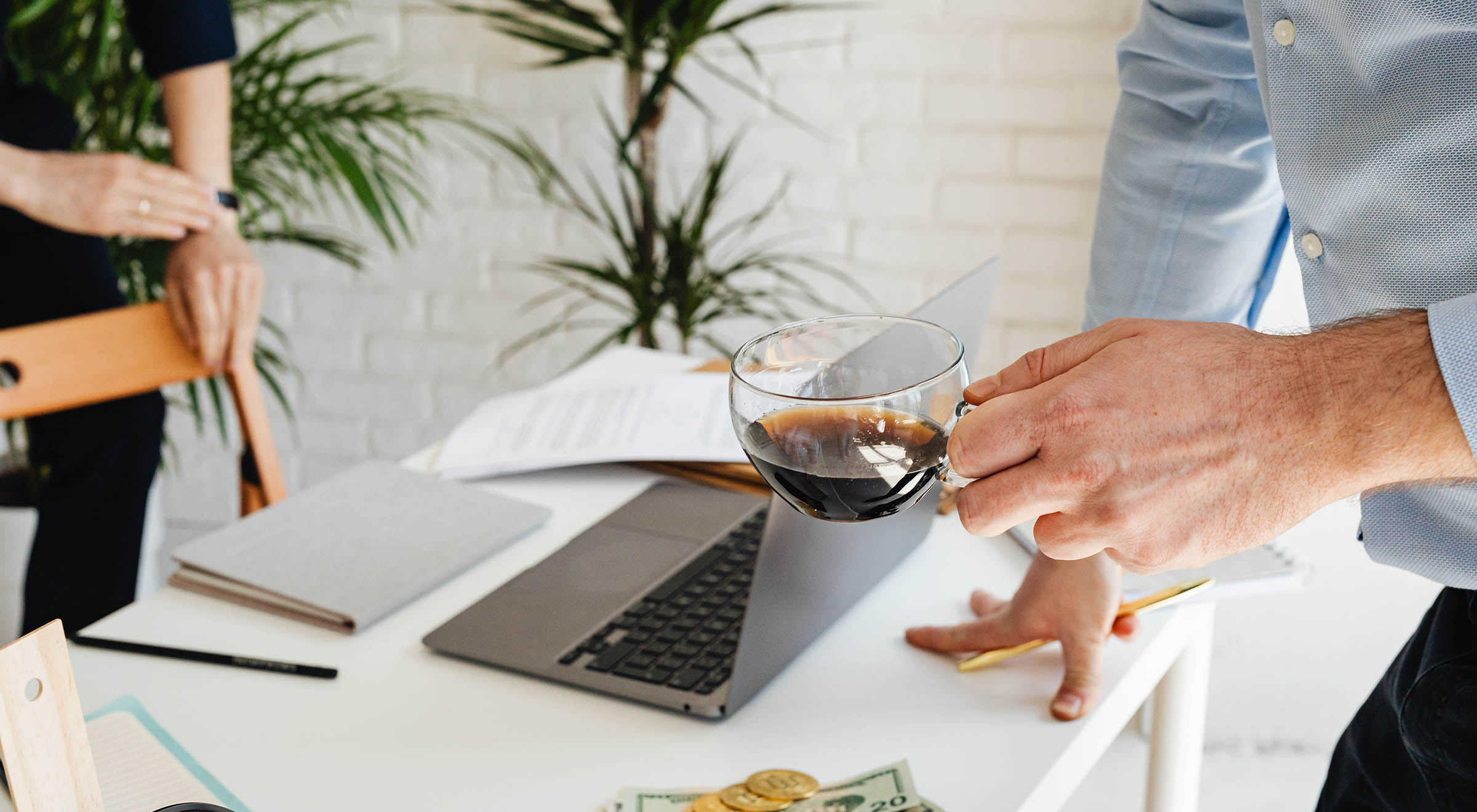 Upadłość firmy – praktyczny poradnik o tym, jak, kiedy i czy warto ogłosić upadłość