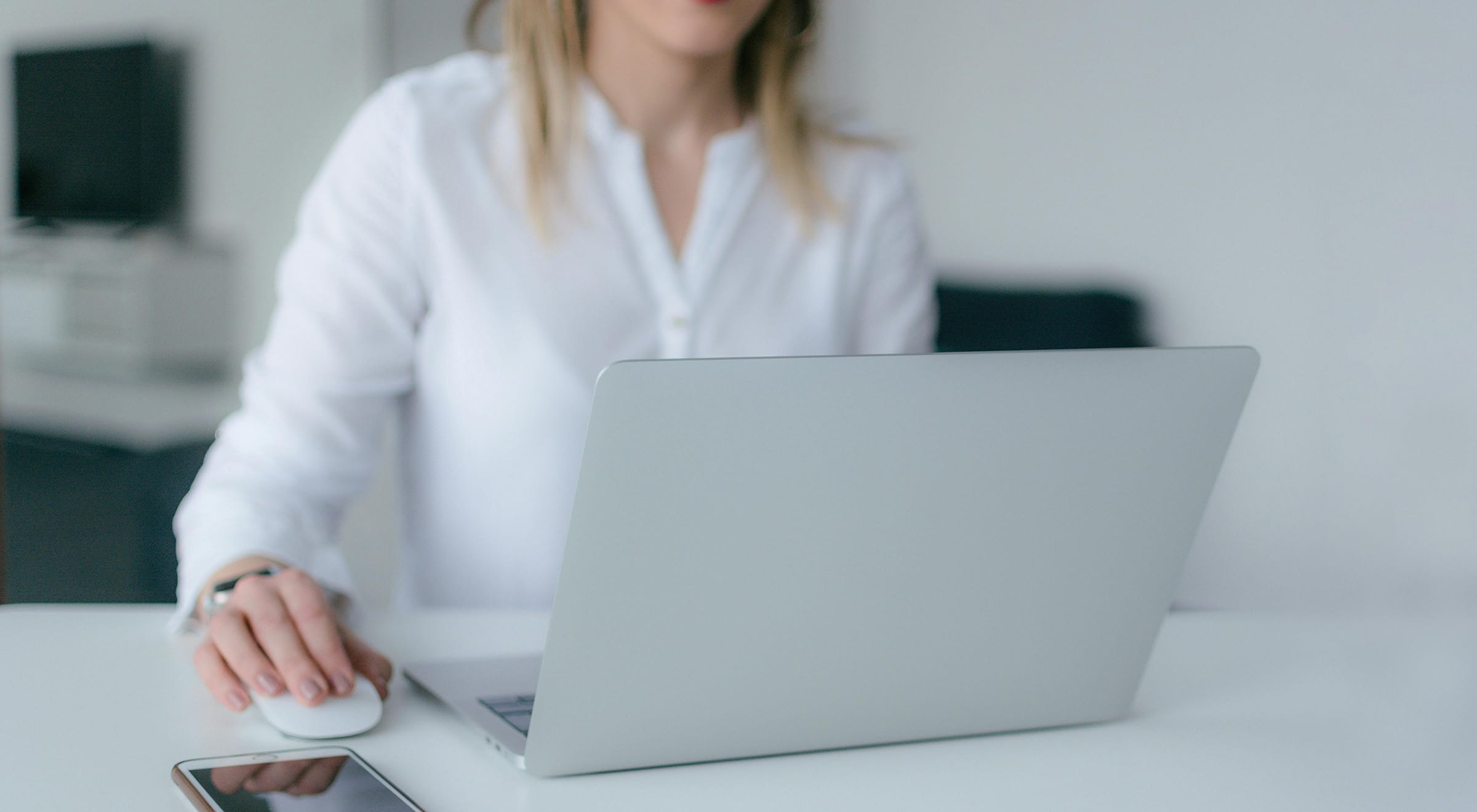 Wirtualne biuro w Warszawie – jakie są koszty i czy warto? 